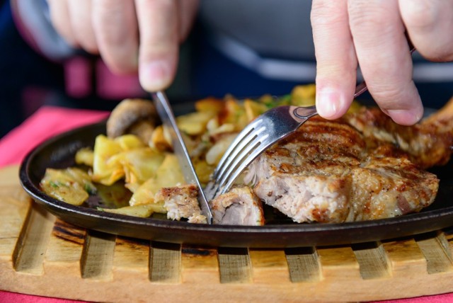 W Toruniu nie brak restauracji, w których za obiad trzeba zapłacić stosunkowo niewielkie pieniądze. Które z nich są jednak najlepsze? Zobaczcie 10 najlepszych tanich restauracji  według portalu TripAdvisor.

Lokale na kolejnych stronach >>>>