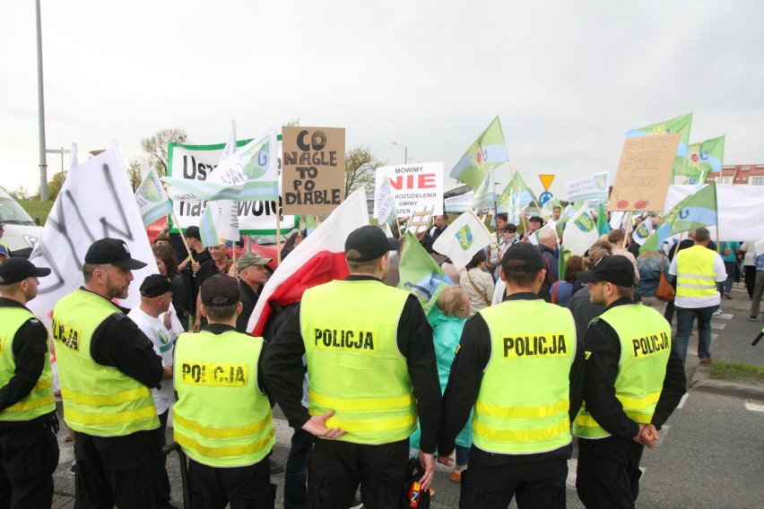 Protest przeciwko budowie obwodnicy w Opolu