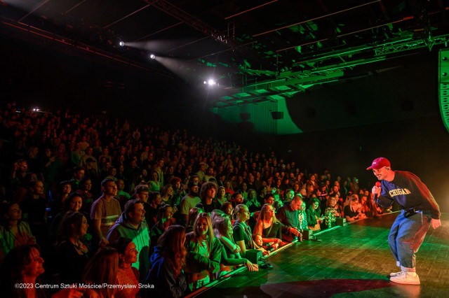 Koncert Vito Bambino w Centrum Sztuki Moście przejdzie do historii, ponieważ artysta zapoczątkował w Tarnowie trasę koncertową promującą nową płytę "Pracowania"