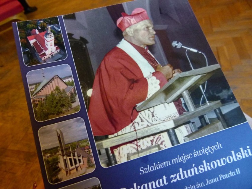 Promocja książki  "Szlakiem miejsc świętych. Dekanat zduńskowolski w 100-lecie narodzin św. Jana Pawła II"