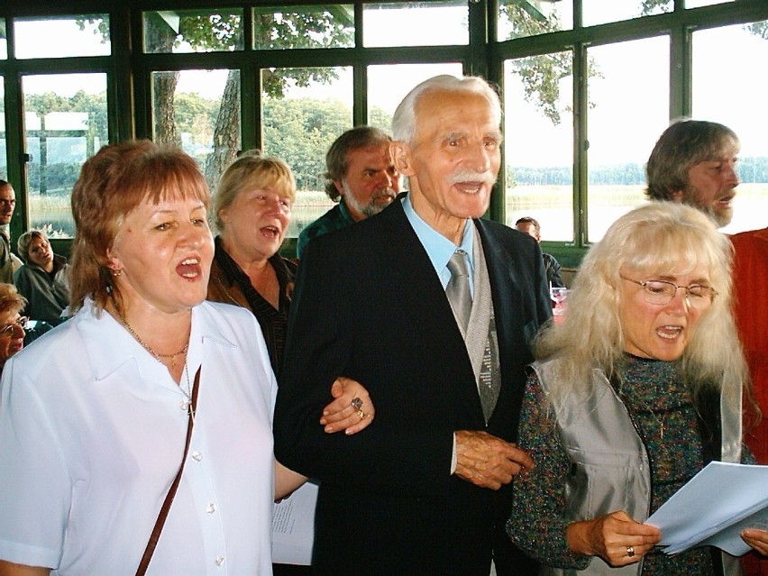 Zlot Grupy Opty w Przełazach w 2004 roku. Profesor z Marią...