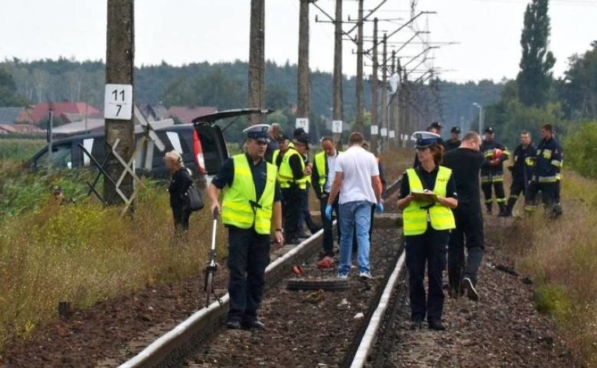 Odolanów: Ciągnik uderzył w lokomotywę. Nie żyje kierowca....