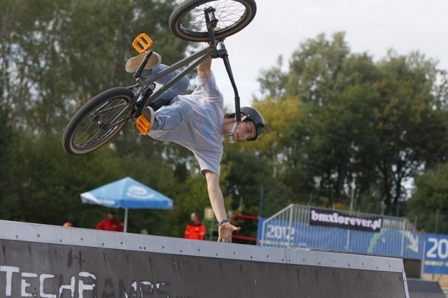 Na Ratajach poszaleć można w skateparku "Wyspa".