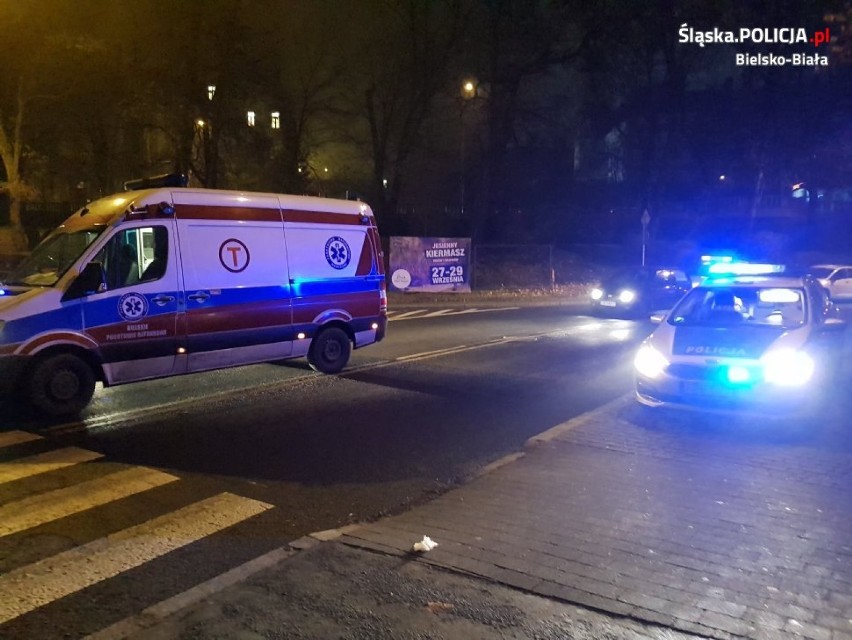 Wypadek na przejściu. 83-letnia kierująca toyotą potrąciła 70-latkę [ZDJĘCIA]