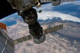 Zobacz, jak statek Sojuz cumuje do Międzynarodowej Stacji Kosmicznej (wideo)