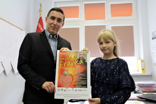 Amelia Melerowicz, uczennica Szkoły Podstawowej nr 1 w Międzychodzie otrzymała nagrodę burmistrza za wyniki w nauce i... oddała ją Frankowi.