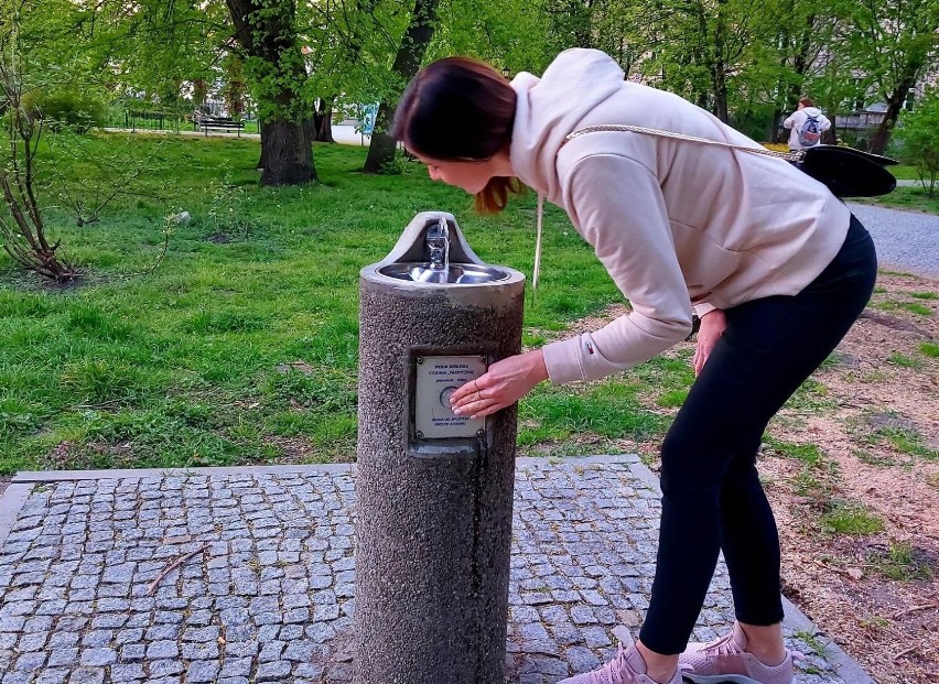 Kaliszanie znów mogą korzystać z ulicznych źródełek. ZDJĘCIA