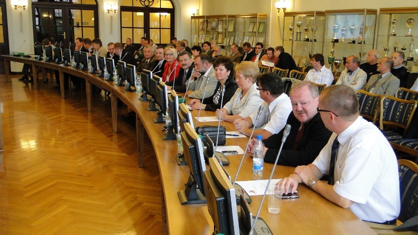 Radni miasta Żywca przyjęli budżet na 2012 rok.