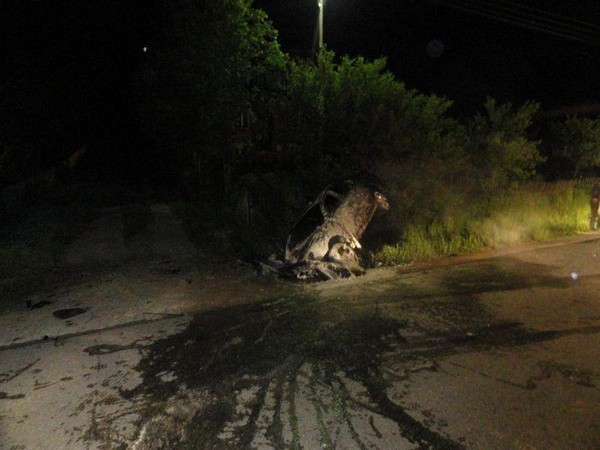 Wypadek w Mochnaczce Wyżnej: nie żyje 28-latek, samochód spłonął [ZDJĘCIA]