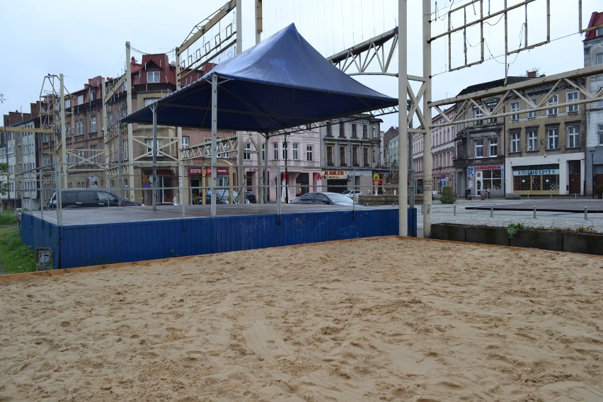 Plaża na rynku jest już prawie gotowa