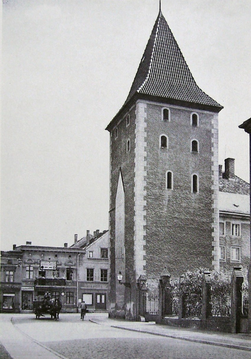 Lubiński rynek kiedyś tak wyglądał. Podobają Wam się stare kamienice? [ZDJĘCIA]