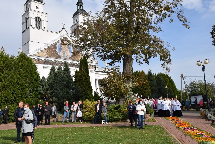 Rocznica Cudu Eucharystycznego w Sokółce. Zobacz, kto przybył do sanktuarium na wielkie uroczystości 