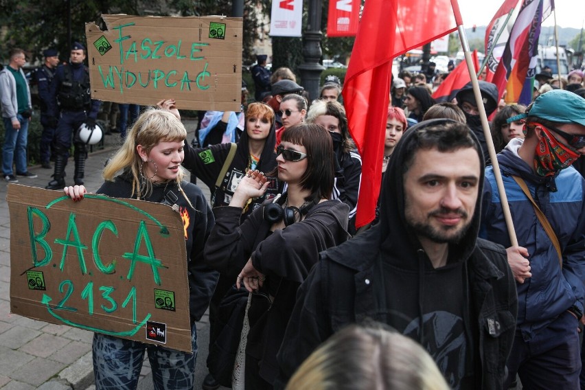 Kraków. II Antyfaszystowskie Street Party, czyli taneczny protest w obronie praw człowieka i mniejszości 