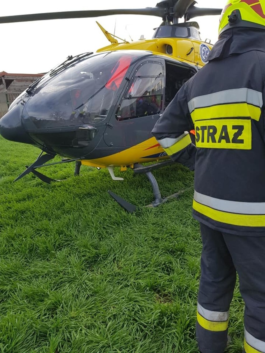Krobia. Helikopter Lotniczego Pogotowia Ratunkowego przetransportował poszkodowanego mężczyznę do szpitala [ZDJĘCIA I WIDEO]