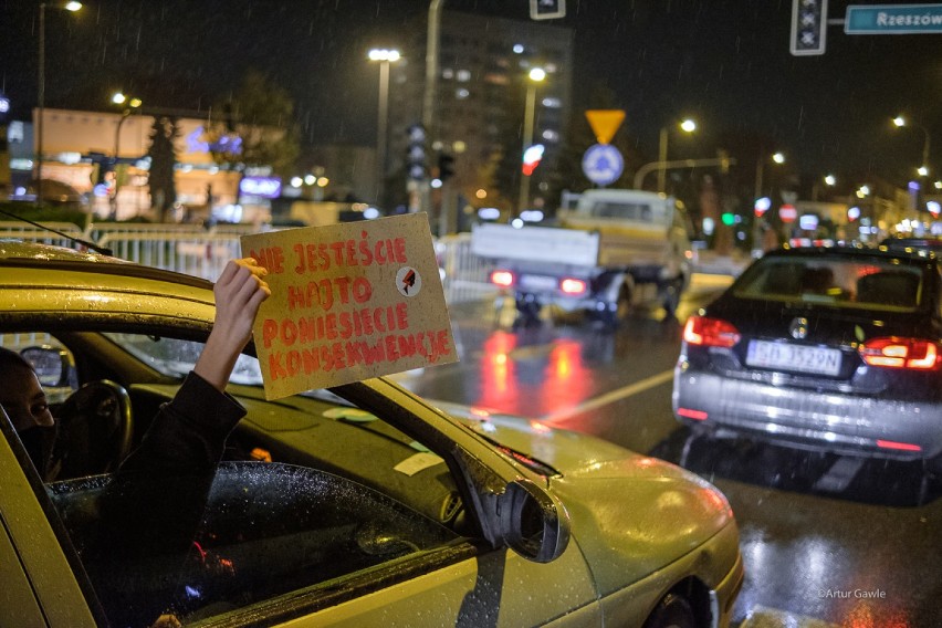 Piątkową (30 października) odsłoną Strajku Kobiet w Tarnowie...