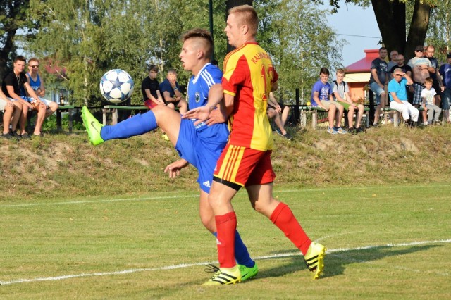 Jakub Wykręt (w niebieskim stroju) ostatnio zaczął regularnie strzelać gole.