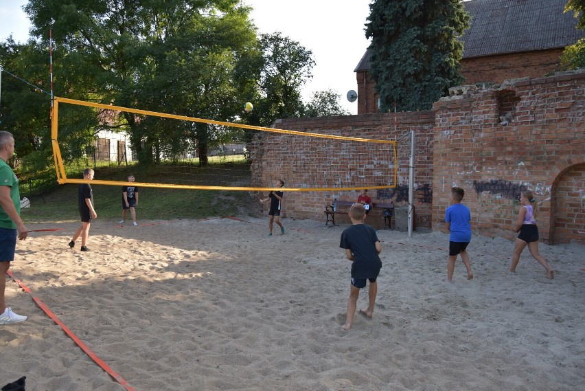 Tak było na turnieju siatkówki plażowej zorganizowanym przez...