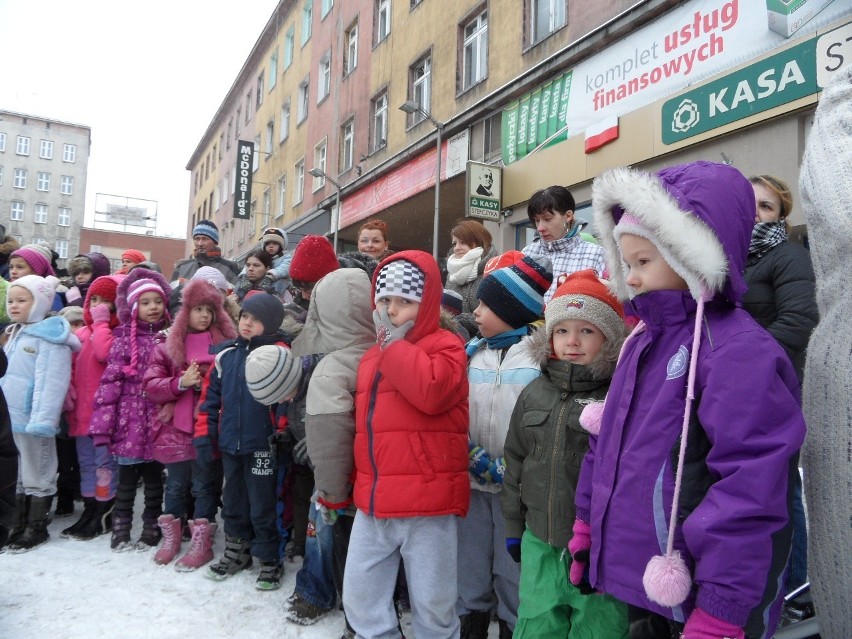 Jedyny w swoim rodzaju - św. Mikołaj prosto z Laponii - odwiedził Zabrze i rozdał dzieciom prezenty