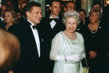 Królowa Elżbieta II i jej niezwykłe podróże. Ile zagranicznych wizyt odbyła, jak podobało jej się w Polsce? Galeria zdjęć z 70 lat wypraw