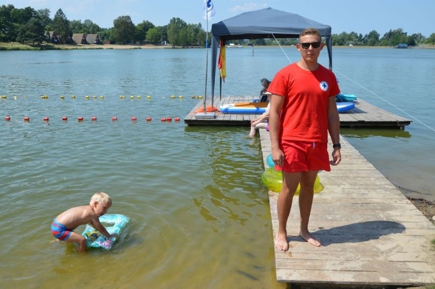 Kąpieliska na Rejowie strzegą ratownicy WOPR.