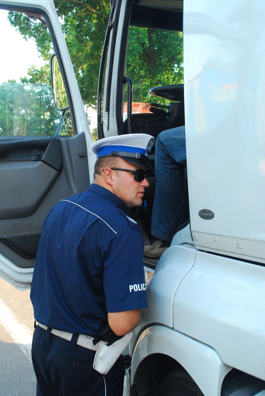 Akcja Znicz: Policjanci rozpoczęli akcję "Znicz 2013"