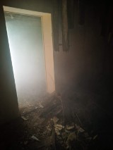 Gmina Dobrzyca. Strażacy ćwiczyli ewakuację poszkodowanych z zadymionych pomieszczeń oraz siłowe otwieranie drzwi