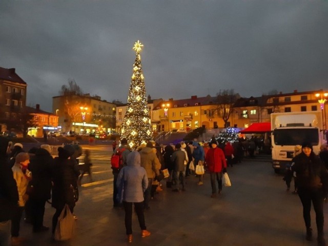 We wtorek 6 grudnia w Ostrowcu pojawi się Mikołaj. Będzie Domek Świętego Mikołaja, piękna choinka i inne atrakcje
