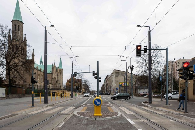 Od poniedziałku pasażerowie Tramwajów Śląskich będą mogli ponownie skorzystać z tramwajów linii nr 10. Zobacz kolejne zdjęcia. Przesuwaj zdjęcia w prawo - naciśnij strzałkę lub przycisk NASTĘPNE