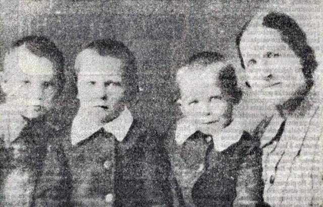 Rok 1943 - zdjęcie z Sybiru. Od lewej: siostra Danuta, autor wspomnień Pan Piotr Miechowicz, brat Witold i matka Anna.