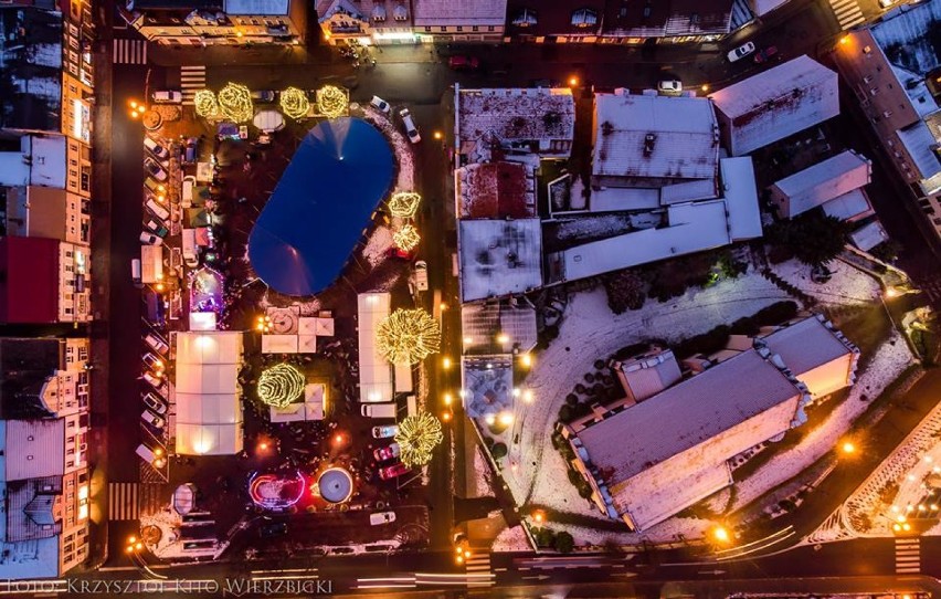 "W święta razem" w Chodzieży: Zobacz piękne zdjęcia chodzieskiego rynku z lotu ptaka!