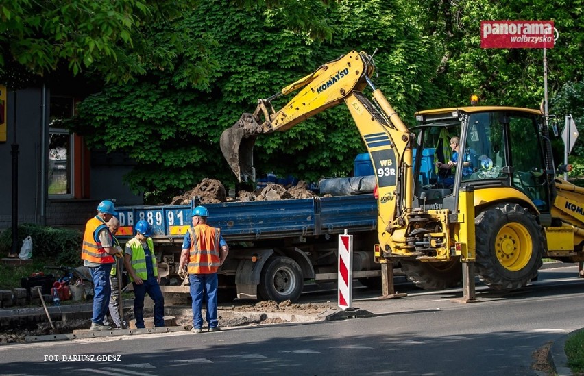 Naprawa uszkodzonego fragmentu ul. Głównej w Wałbrzychu