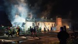 Pożar zakładu stolarskiego pod Olesnem. W akcji 8 zastępów straży pożarnej [ZDJĘCIA]