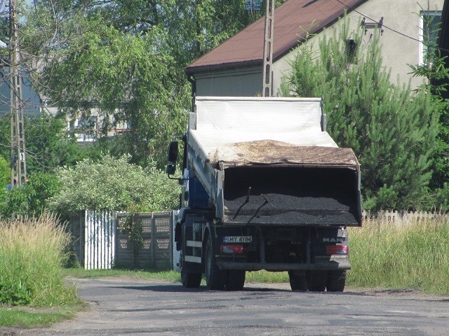 Łatanie dziur w Myszkowie 2013
