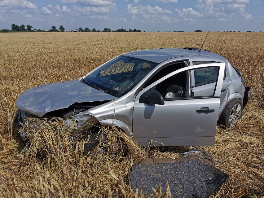 Pijany kierowca wylądował z autem w zbożu. Miał 3,5 promila...