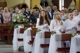 Olkusz. 138 dzieci przystąpiło do I Komunii Świętej w kościele św. Maksymiliana. Zdjęcia z uroczystości