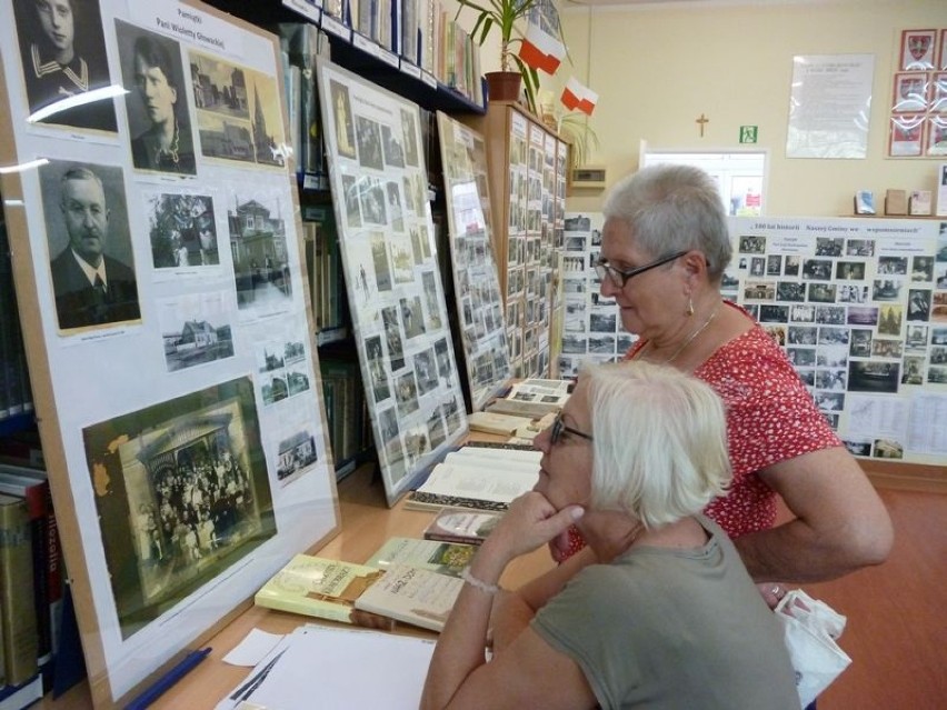 Wystawa w bibliotece w Mikołajkach Pomorskich