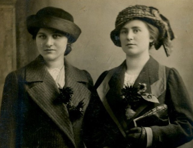 Kolekcja archiwalnych fotografii kobiet ze zbiorów Archiwum Państwowego w Przemyślu.