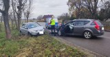 Siemkowice. 27-latek nie dostosował prędkości, dwie osoby trafiły do szpitala