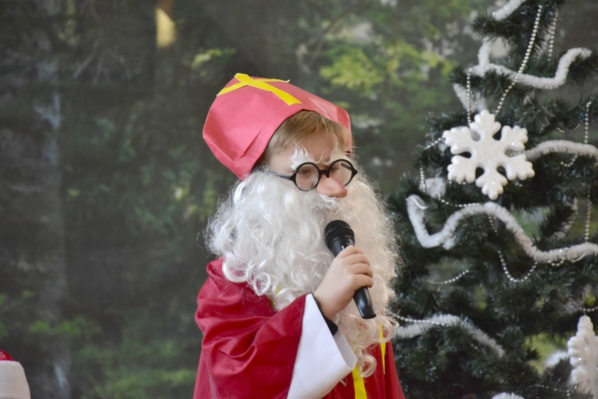 "Święty Mikołaj w naszej szkole" - przedstawienie w Szkole Podstawowej nr 1 w Żninie [zdjęcia, wideo]