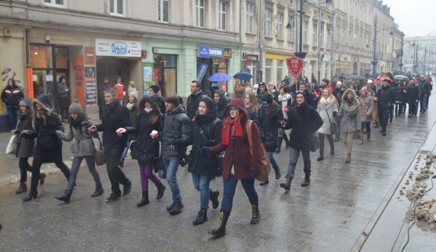 Polonez maturzystów na Piotrkowskiej