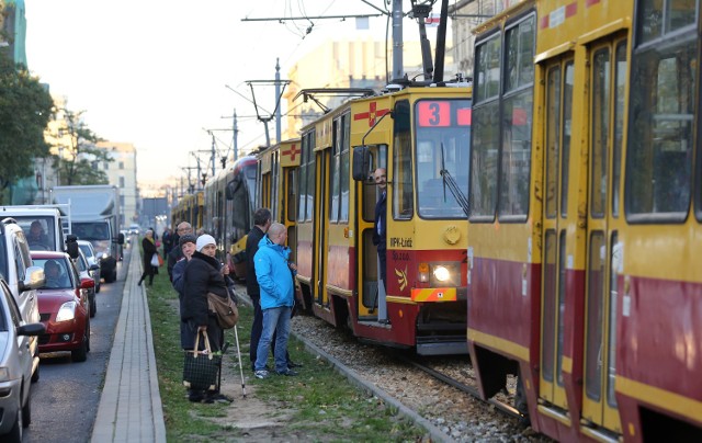 Wypadek na al. Kościuszki w Łodzi. Zderzenie z tramwajem