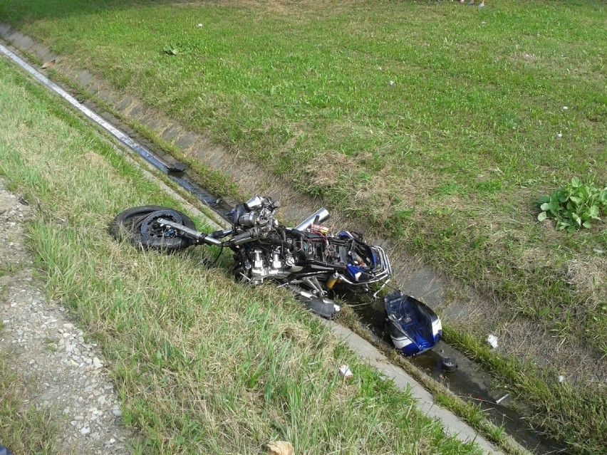 Motocyklista z Obornik zginął w wypadku pod Rzeszowem [ZDJĘCIA]
