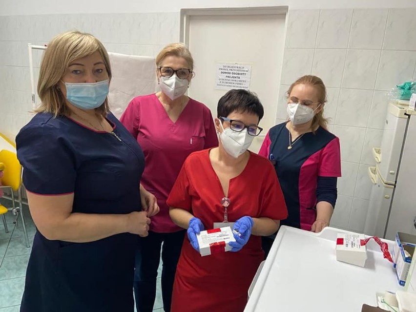 #Szczepimysię. 140 pracowników szpitala w Wejherowie już zaszczepionych przeciwko koronawirusowi 