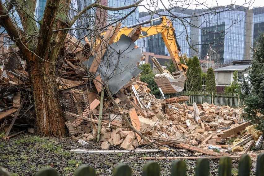 W piątek, 31 stycznia br., wyburzono historyczny Dom...