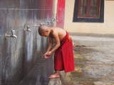 Stowarzyszenie Agama rusza z kolejną akcją dla sierot z klasztoru w Katmandu w Nepalu. Ty też możesz pomóc! Kup kalendarz albo wpłać datek