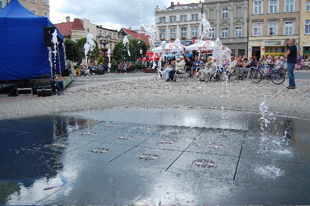 Muzyczna starówka co niedziela -  teraz grał Olo Kamiński trio, w niedzielę zagra zespół Hubertus