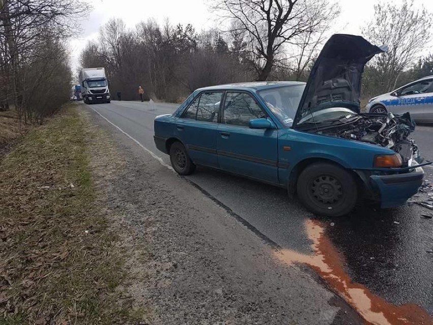 Wypadek w Ogrodzieńcu. Kobieta trafiła do szpitala [FOTO]