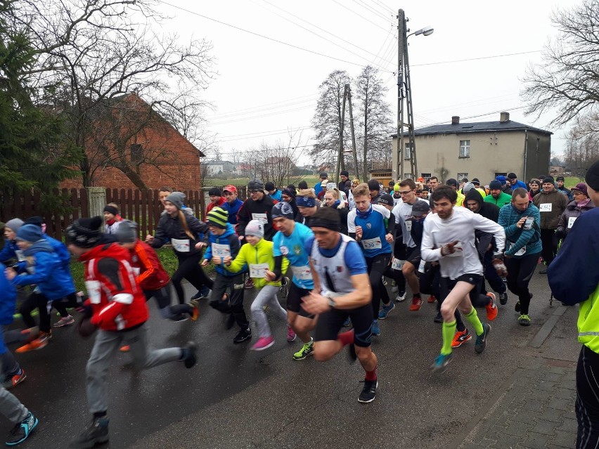 W Lisowicach jedni biegali, inni maszerowali z kijkami [FOTO]