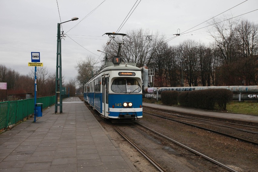 Kraków. Wygodny tramwaj z niską podłogą nie jeździ już trasą na Wzgórza Krzesławickie [ZDJĘCIA]