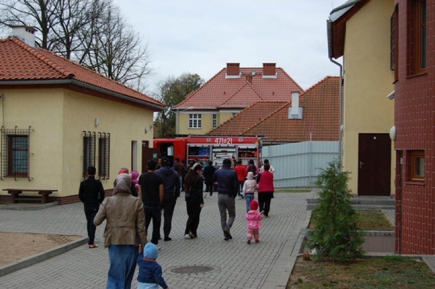 Strażacy z Kętrzyna odwiedzili ośrodek dla cudzoziemców